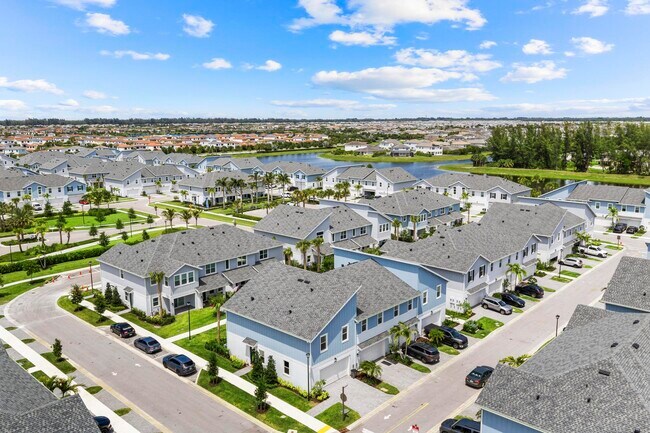 Building Photo - 16417 Mirabell Mnr Ln