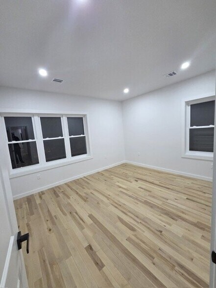 Building Photo - 15 Voorhees St