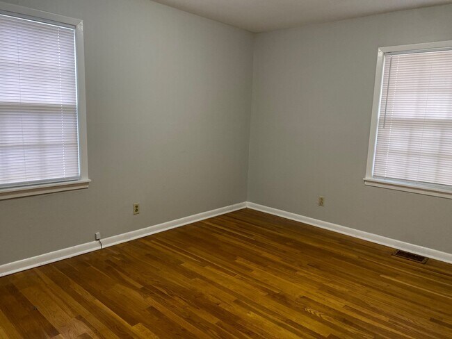 Building Photo - 135 Ayers Dr