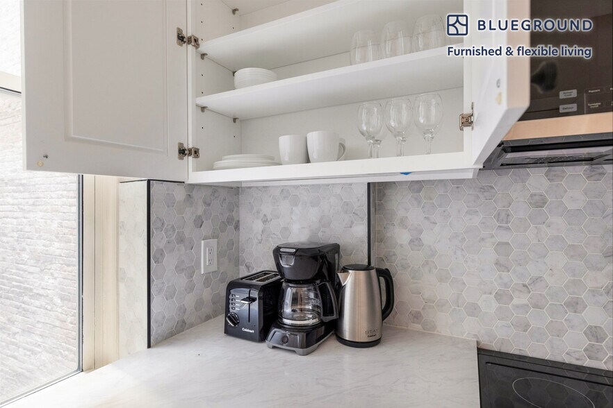 Building Photo - 77 Barrow St