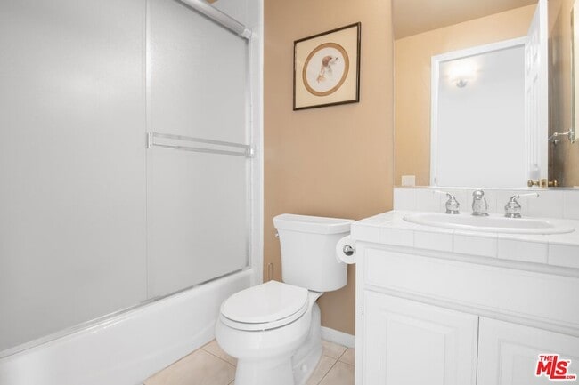 Building Photo - 916 15th St