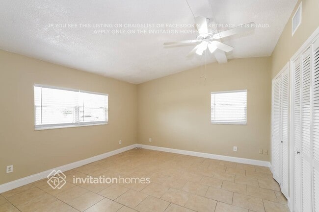 Building Photo - 8012 Pine Hill Dr