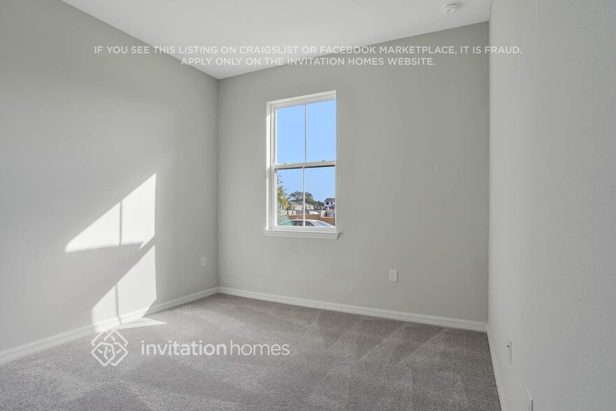 Building Photo - 1492 Grassland Ave