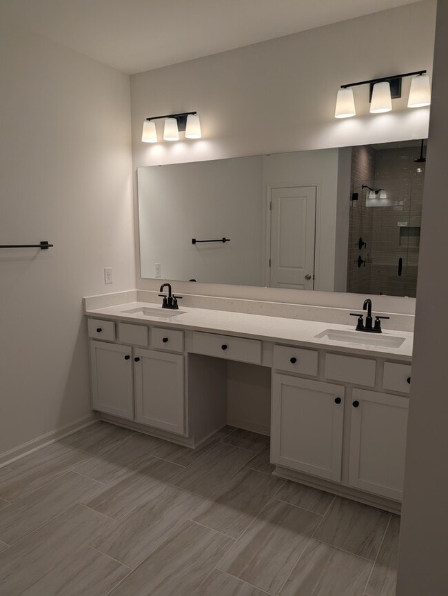 Building Photo - NEW 3bd/3bth Ranch -Golf Course View- OCTO...