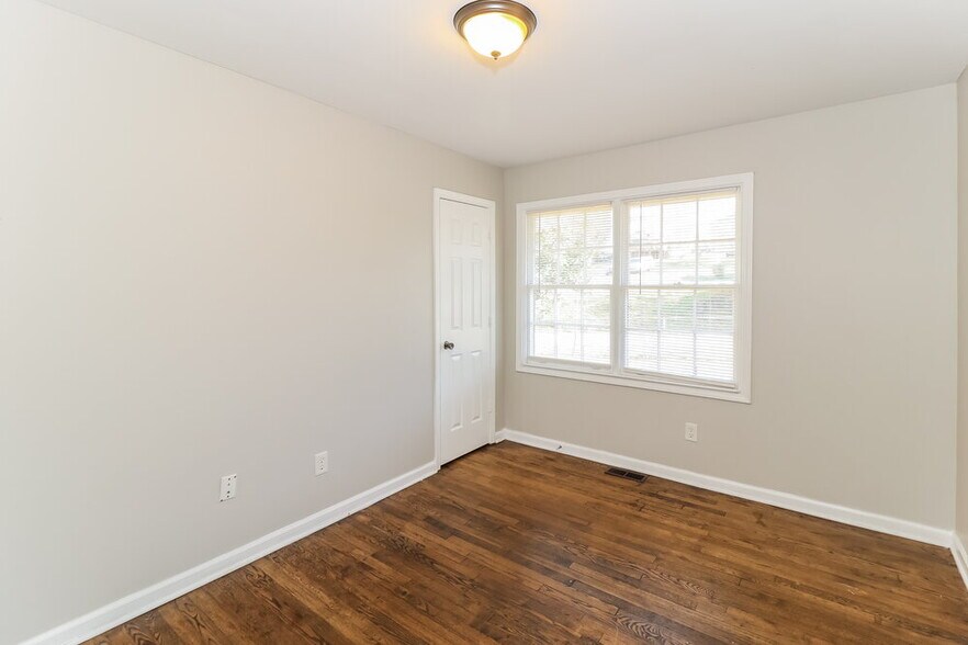 Building Photo - 454 New St