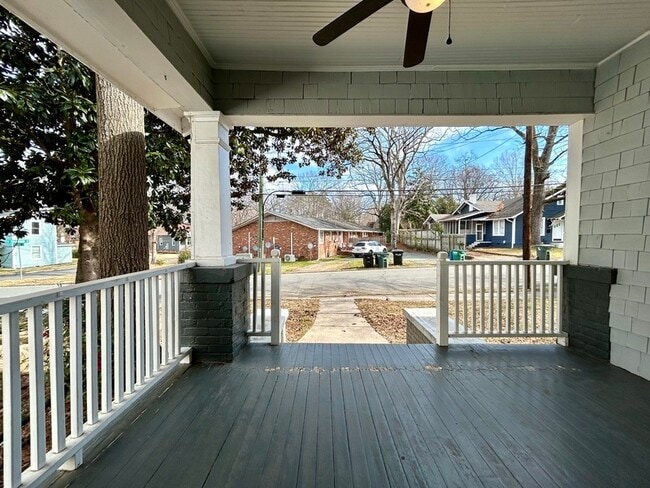 Building Photo - 202 Maurice St