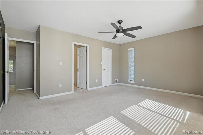 Building Photo - 5321 Fairway Ln