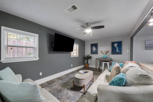 Building Photo - 3218 Ave Q 1/2