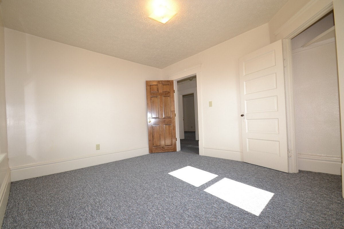 Building Photo - 547 Carroll St