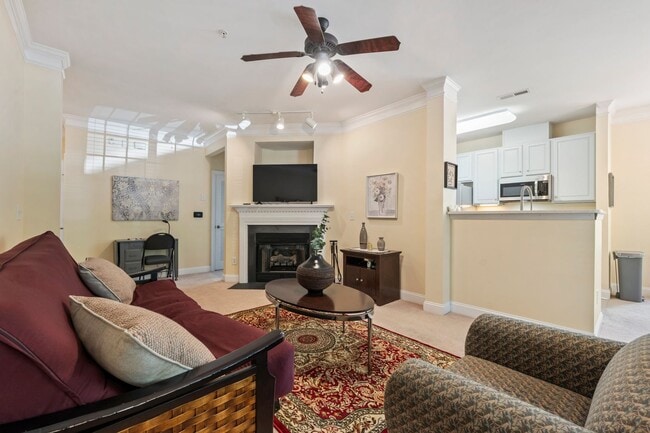 Building Photo - Fully Furnished  | Utilities Included | Flexible Lease Terms