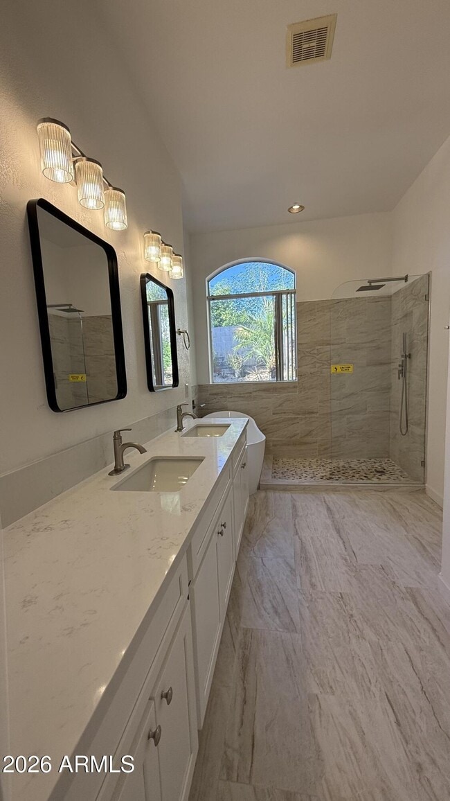 Building Photo - 5962 W Fieldstone Dr