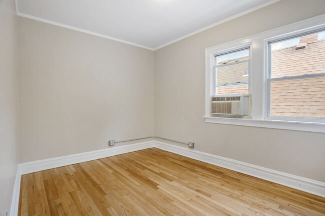 Building Photo - 4860 W Patterson Ave