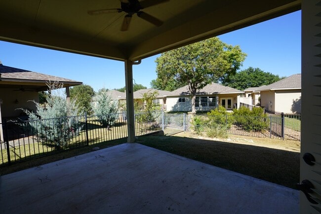 Building Photo - 2801 Indian Wells Dr E