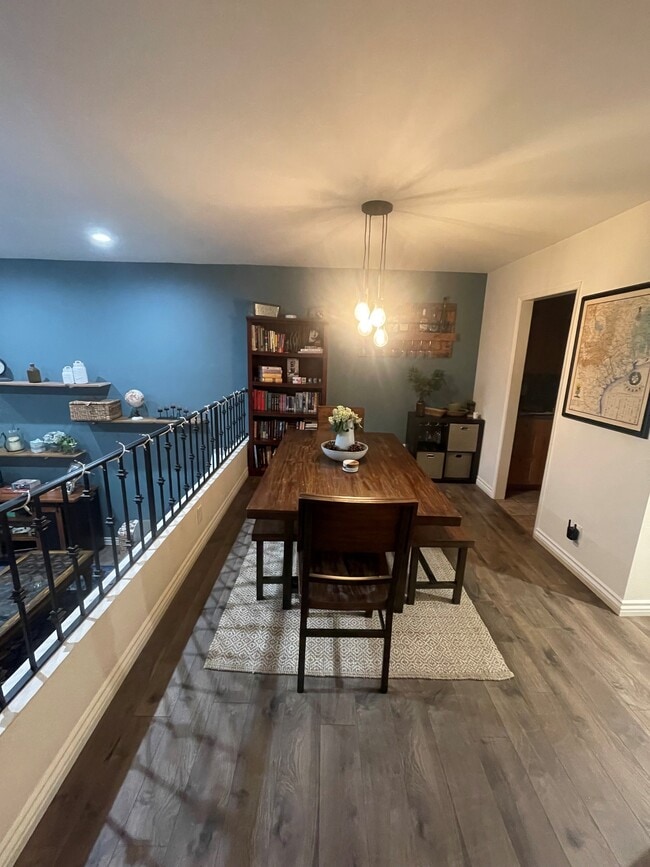 Building Photo - 15221 W Magnolia Blvd