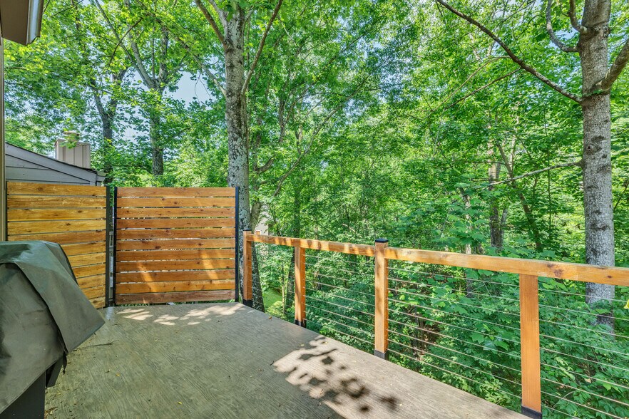 Another view of the main living area deck. Its big, room for a table and 4 chairs and lounge. - 918 Harpeth Trace Dr