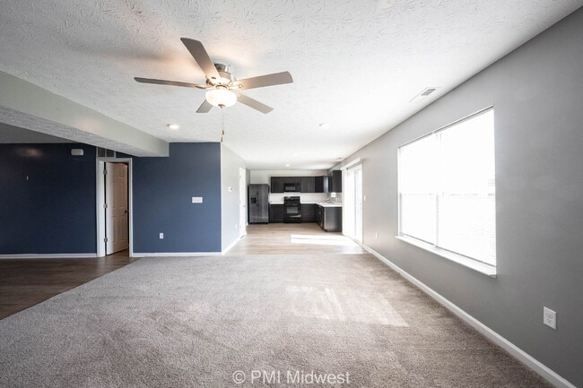 Building Photo - 3975 Fenwick Ln