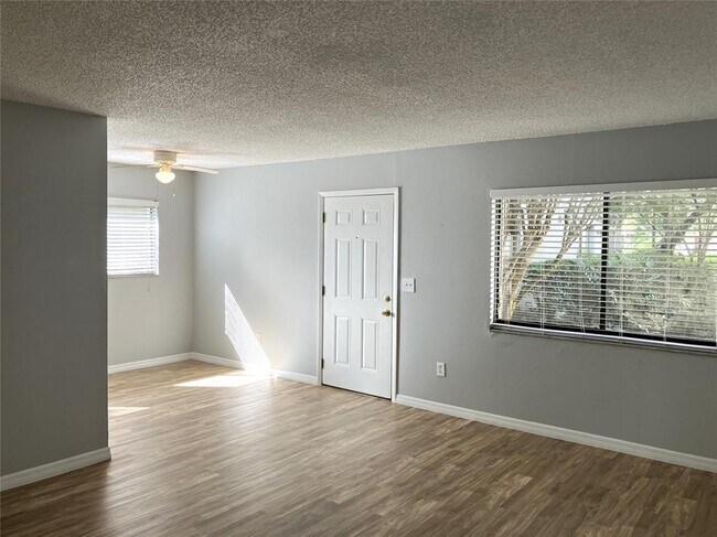 Building Photo - 11703 Raintree Village Blvd