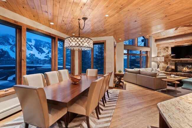 Building Photo - 395 Silverlode Dr