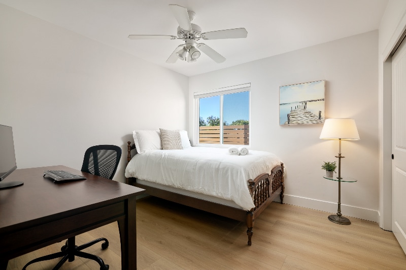 Building Photo - 1123 Balour Dr