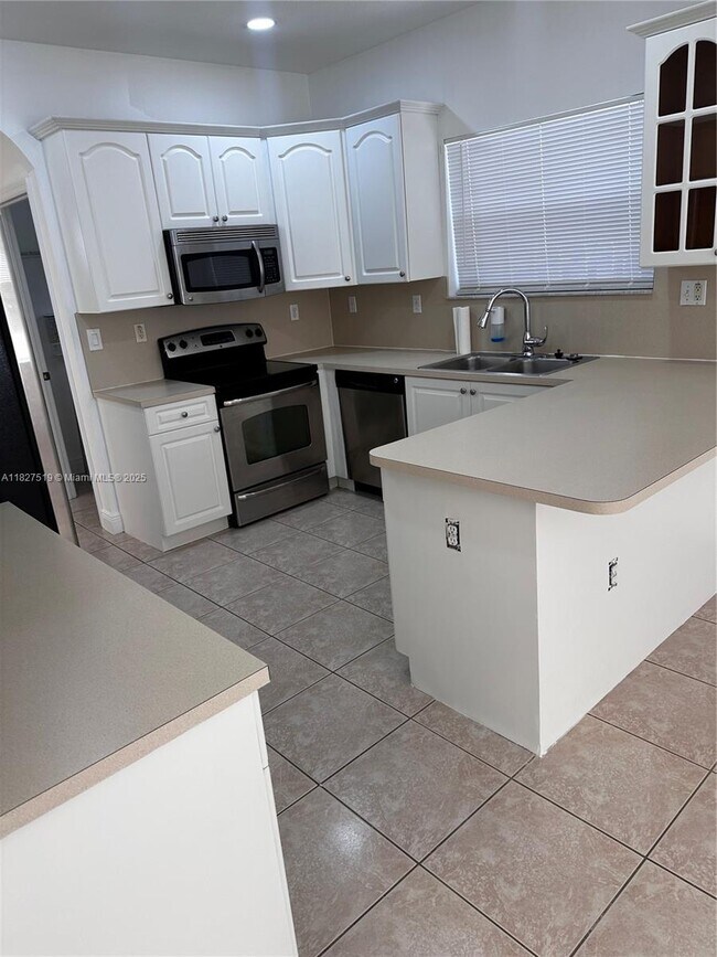 Building Photo - 5060 SW 159th Ave