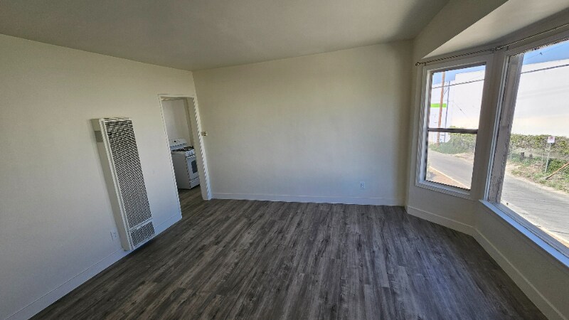 Building Photo - 3011 Carmona Ave