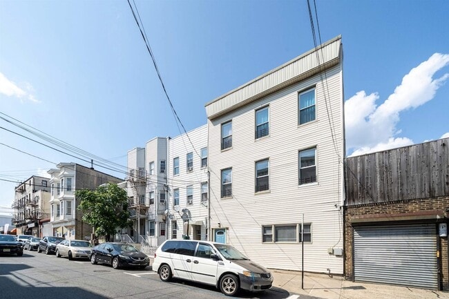 Building Photo - 408 Monastery Pl