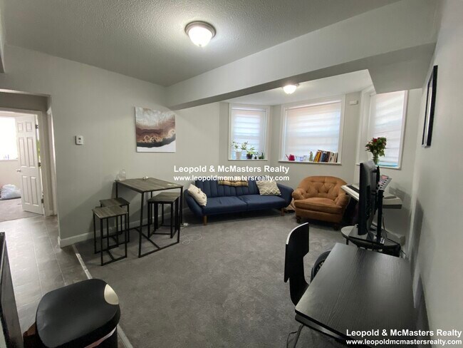 Building Photo - 181 Thorndike St