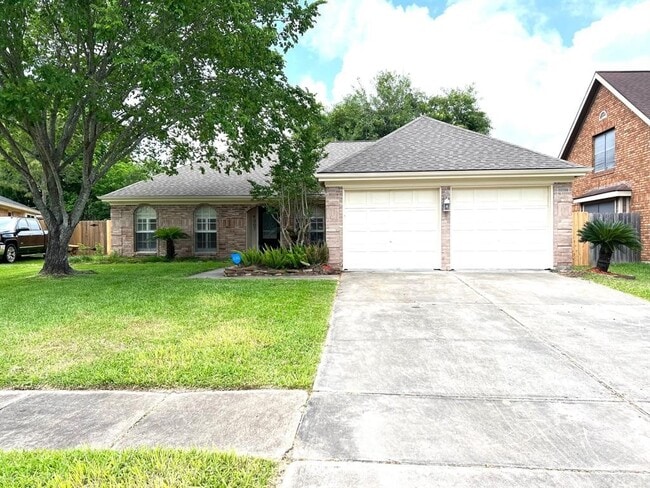 Building Photo - 4007 Lotus Dr