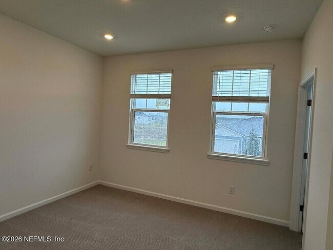 Building Photo - 403 Woods Ln