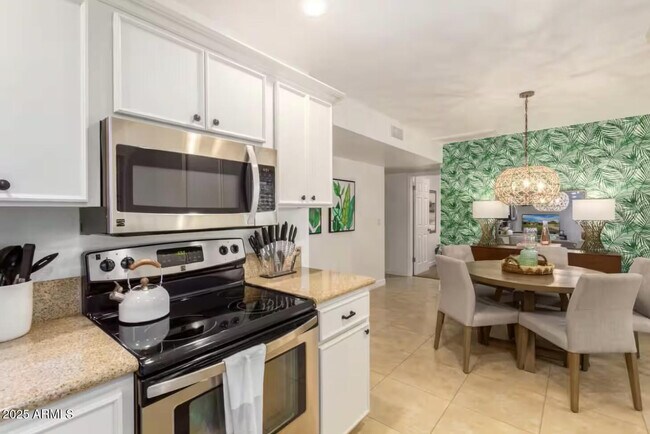 Building Photo - 15849 N 49th Pl