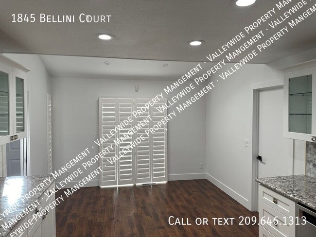 Building Photo - 1845 Bellini Ct