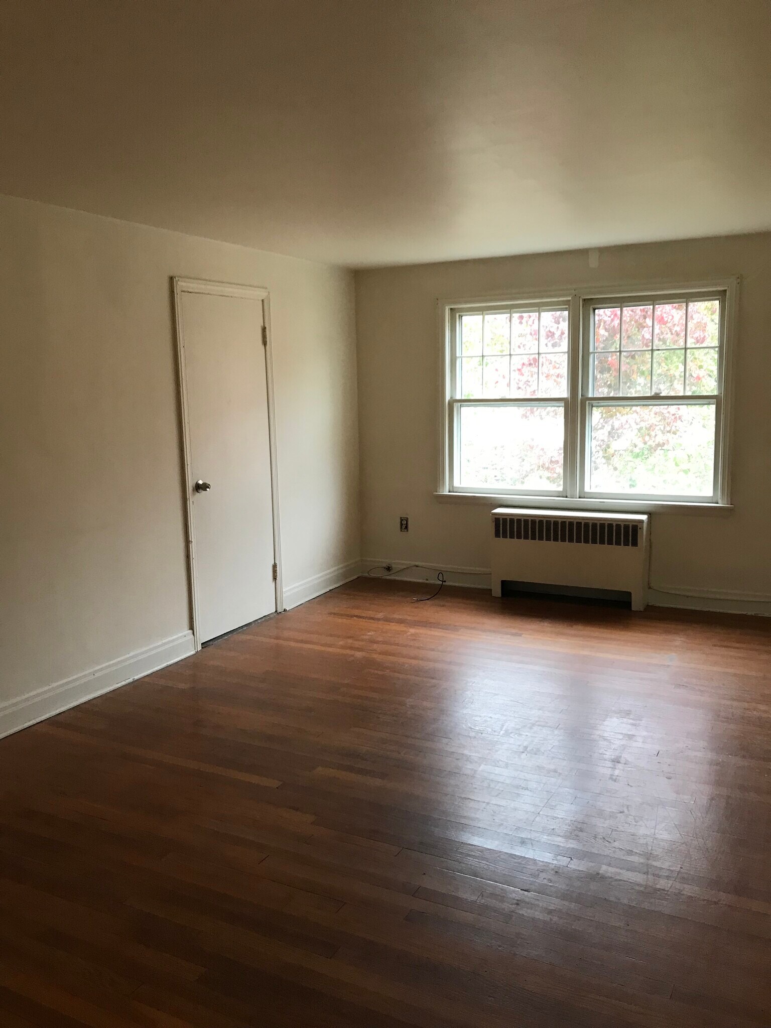 Large livingroom - 11 Kimberly St