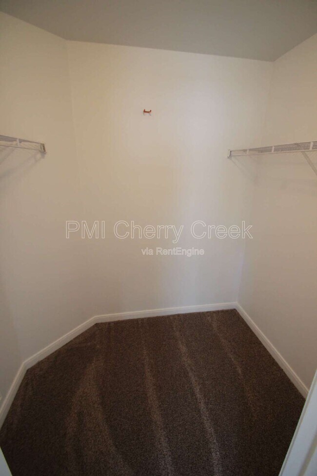 Building Photo - 12931 Ironstone Way