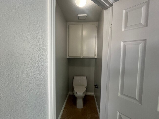 Building Photo - 4 Bedroom/2.5 Bath Home with Pool in Chino...