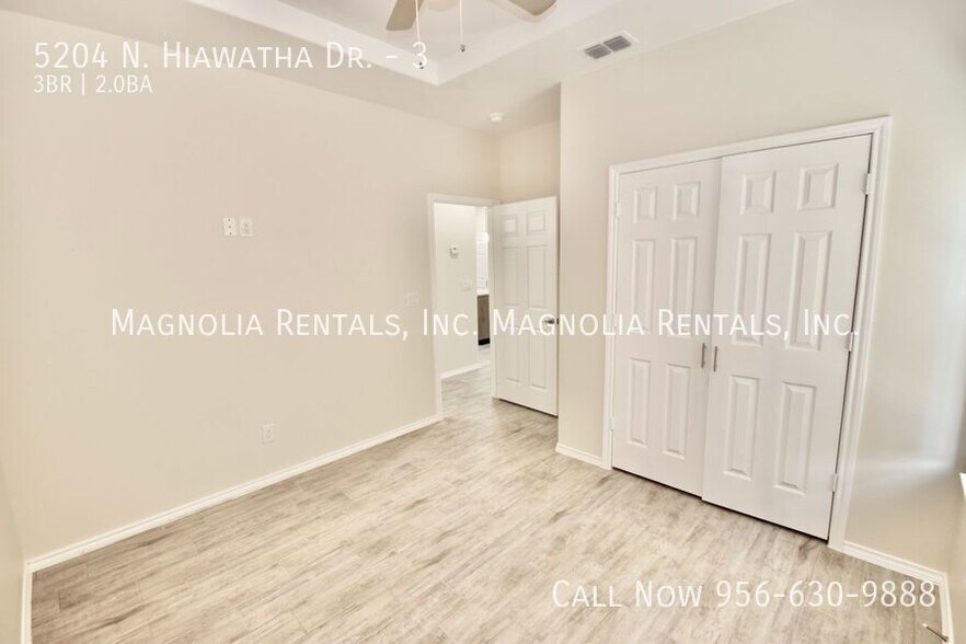 Building Photo - 5204 N Hiawatha Dr
