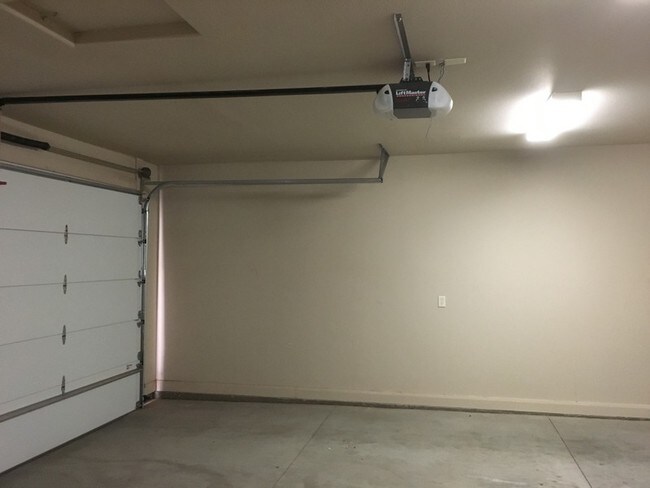 Building Photo - 74 W 100 S