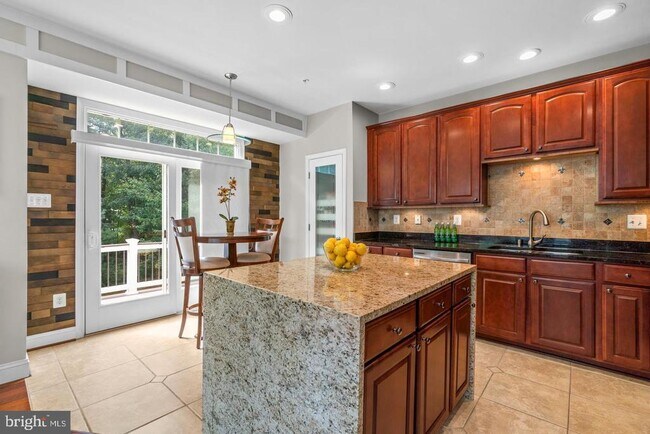Building Photo - 7592 Cherrybark Oak Ln