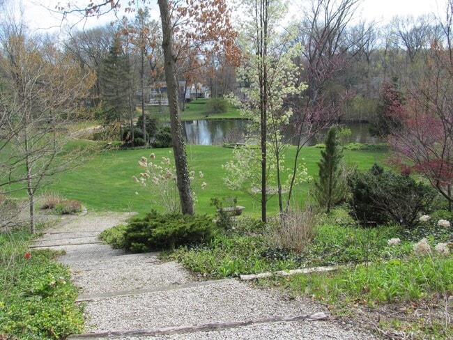 Building Photo - Five Bedroom Home on Portage Creek
