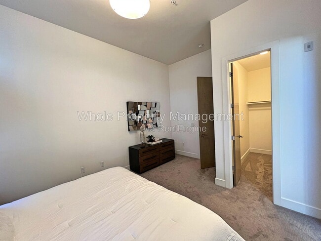 Building Photo - 3444 Navajo St