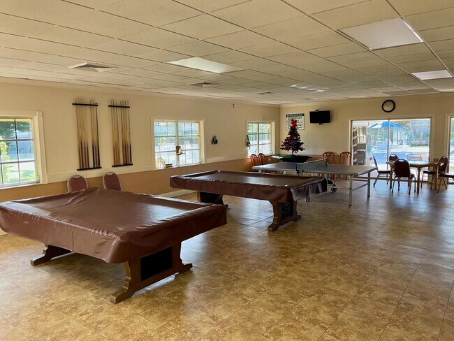 Building Photo - 1111 Boxwood Dr