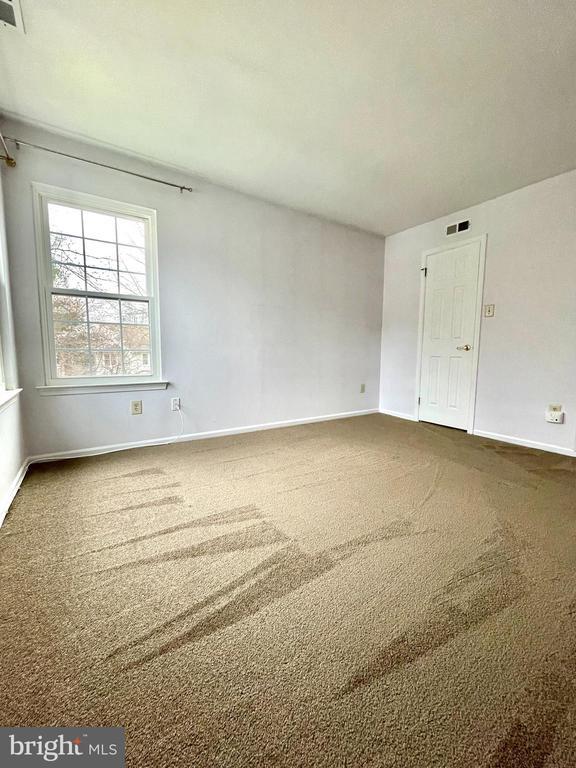 Building Photo - 502 Diamond Dr