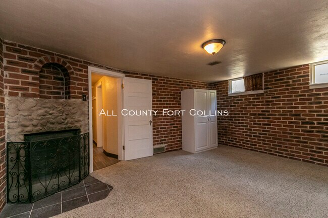 Building Photo - Upscale Glenmere Park Bungalow