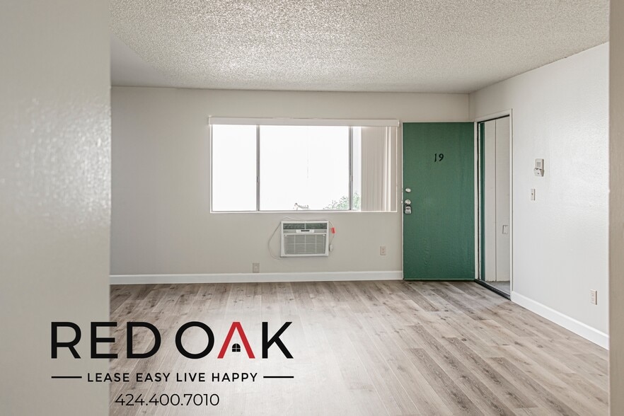 Building Photo - 12767 San Fernando Rd