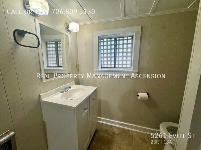 Building Photo - 5261 Evitt St