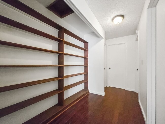 Building Photo - Charming Rambler Retreat Near Robinswood Park