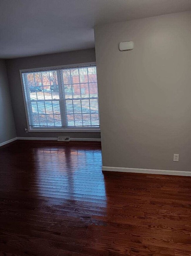 Building Photo - Charming 3 bedroom near Washburn University.
