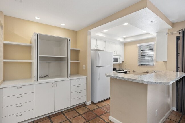 Building Photo - Cozy 1 Bed 1 Bath San Clemente Apartment