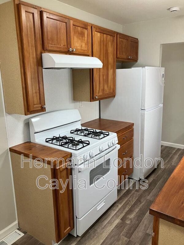 Building Photo - 205 Ben Nevis Rd
