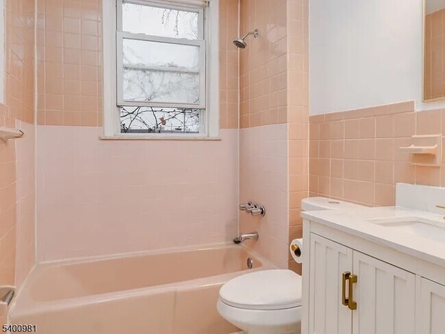 Building Photo - 502 Washington Ave