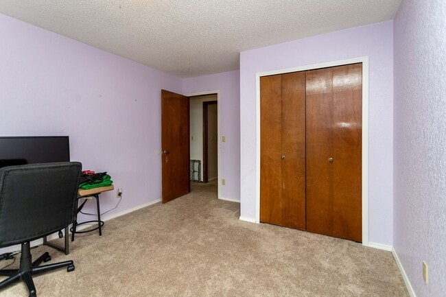 Building Photo - Beautiful Briargate Home on a Spacious Cor...